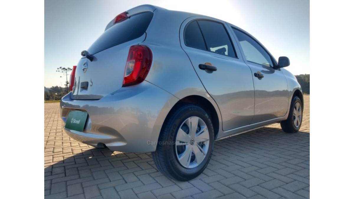 NISSAN - MARCH - 2015/2016 - Prata - R$ 42.900,00