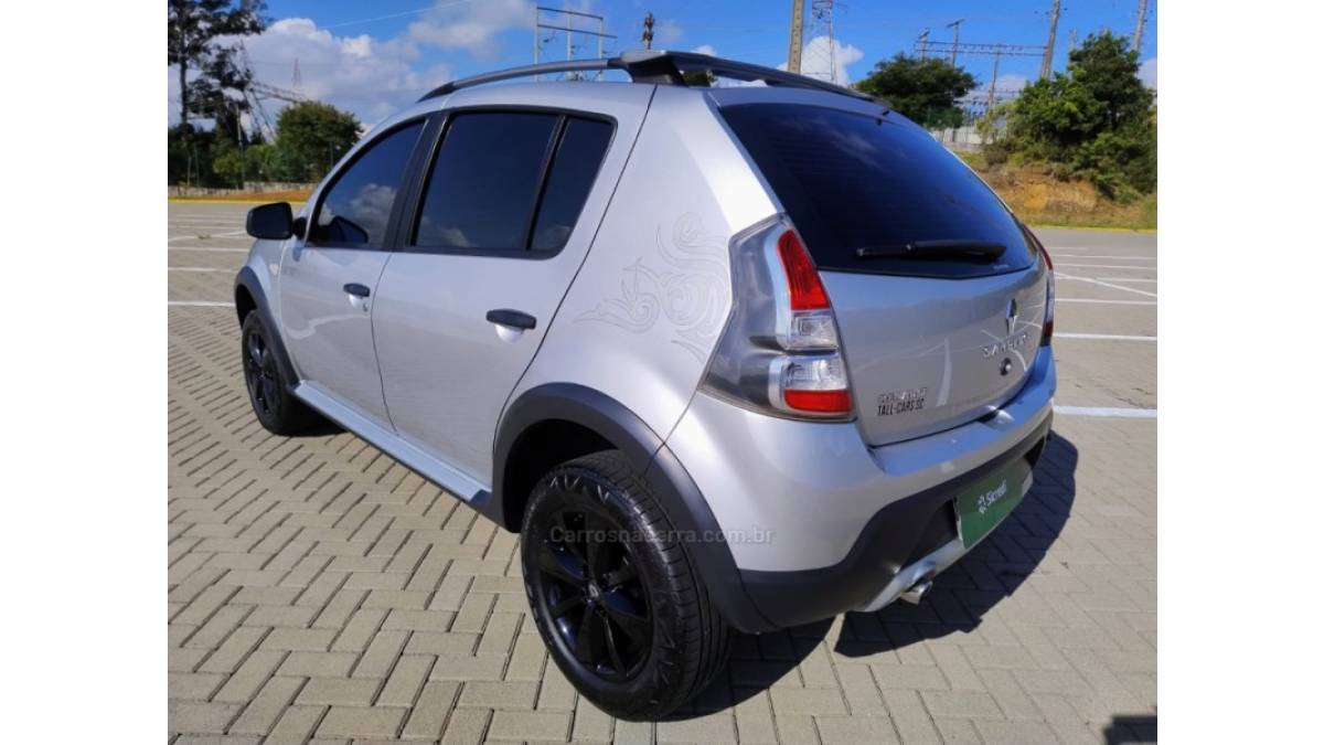 RENAULT - SANDERO - 2012/2012 - Prata - R$ 38.800,00