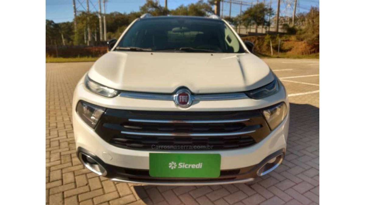 FIAT - TORO - 2017/2018 - Branca - R$ 105.800,00