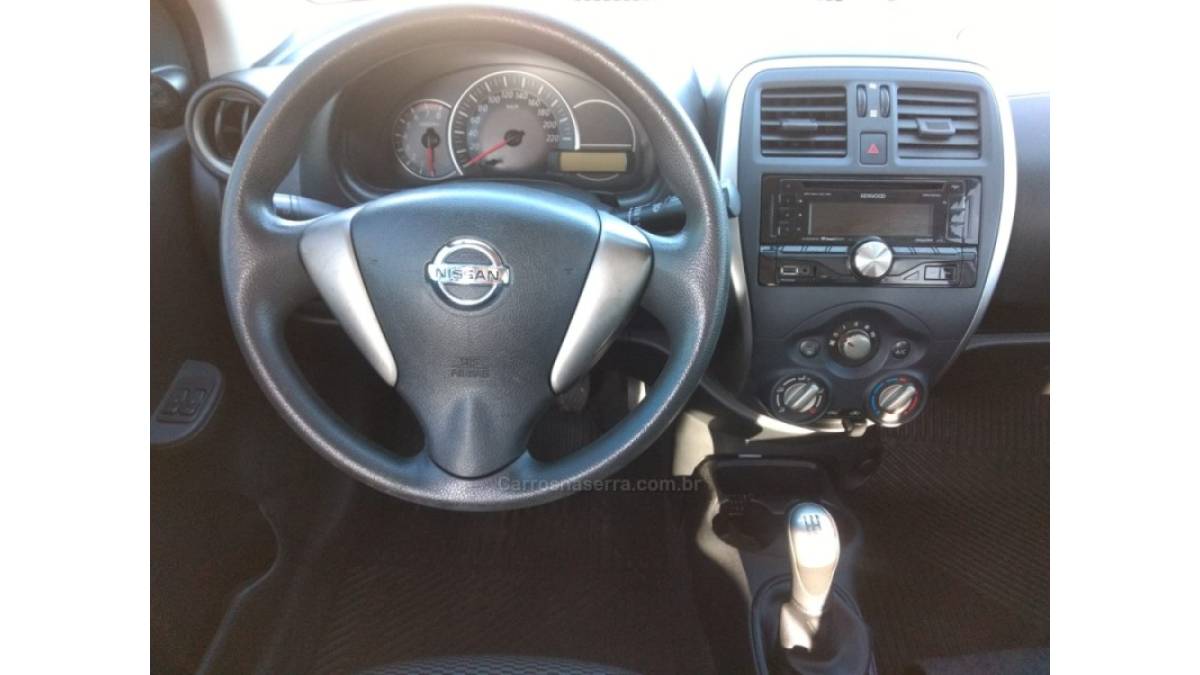 NISSAN - MARCH - 2015/2016 - Prata - R$ 42.900,00