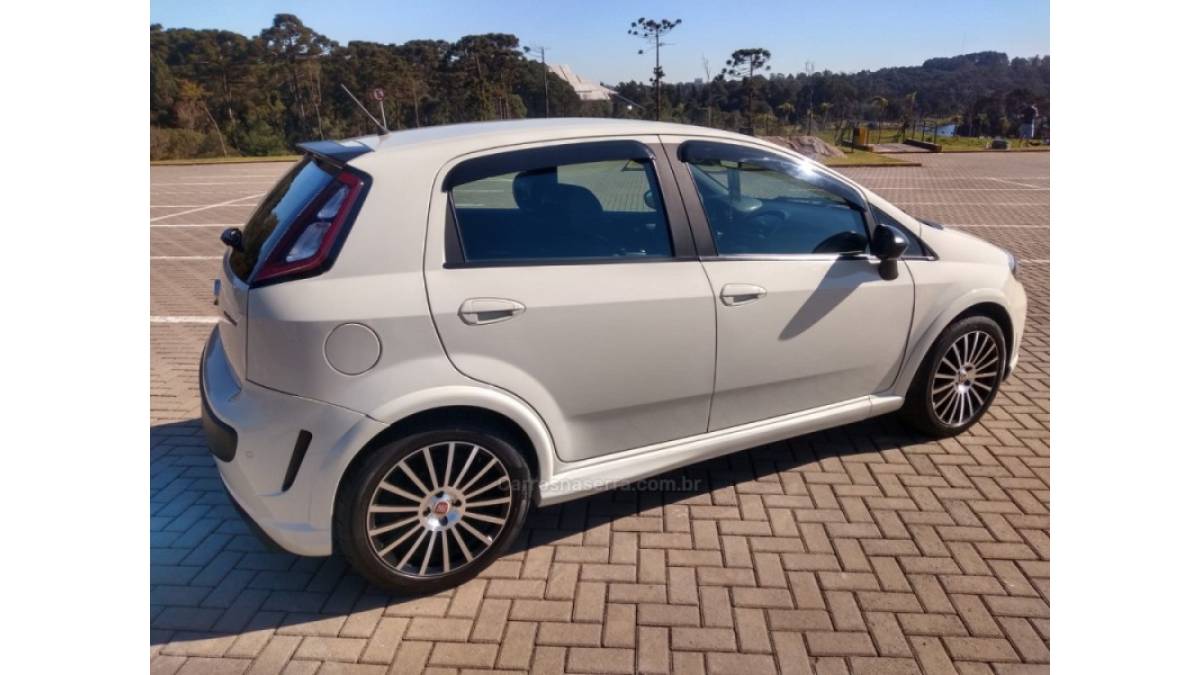 FIAT - PUNTO - 2017/2017 - Branca - R$ 59.800,00