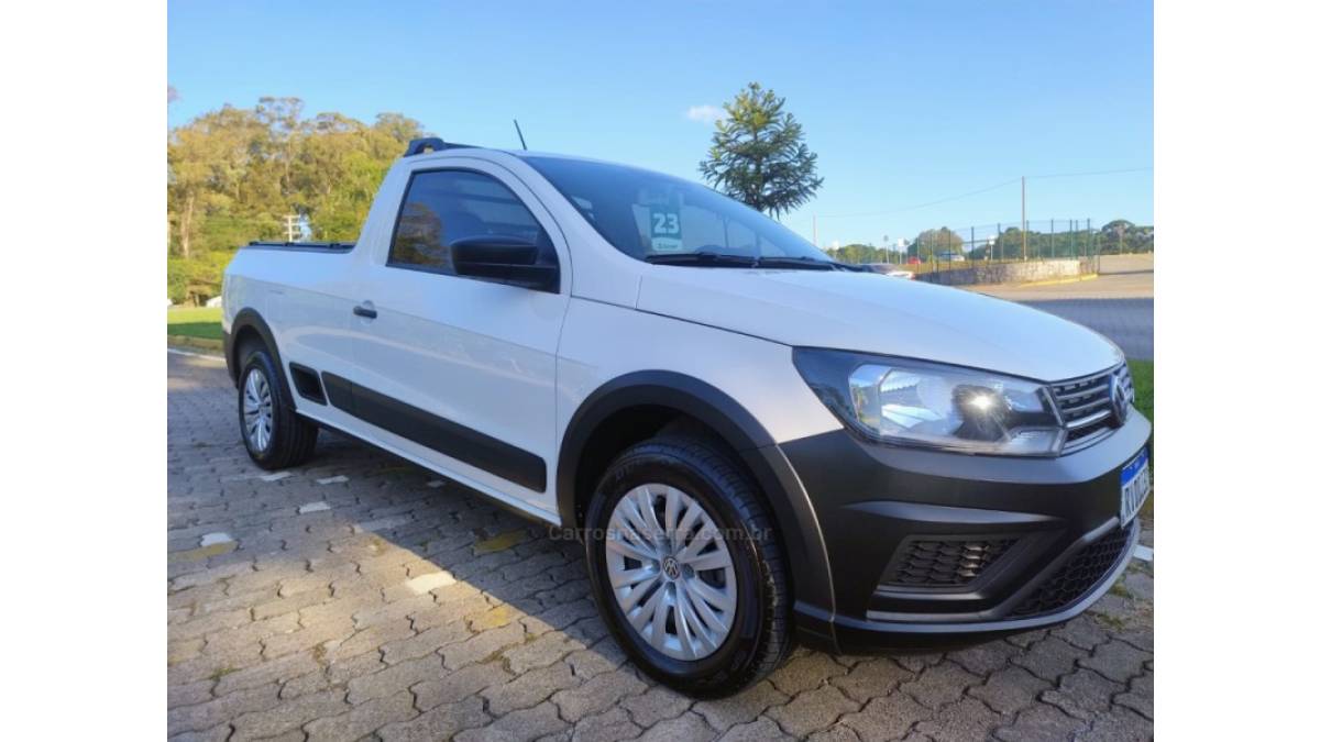 VOLKSWAGEN - SAVEIRO - 2023/2023 - Branca - R$ 71.800,00
