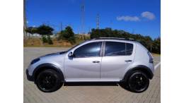 RENAULT - SANDERO - 2012/2012 - Prata - R$ 38.800,00
