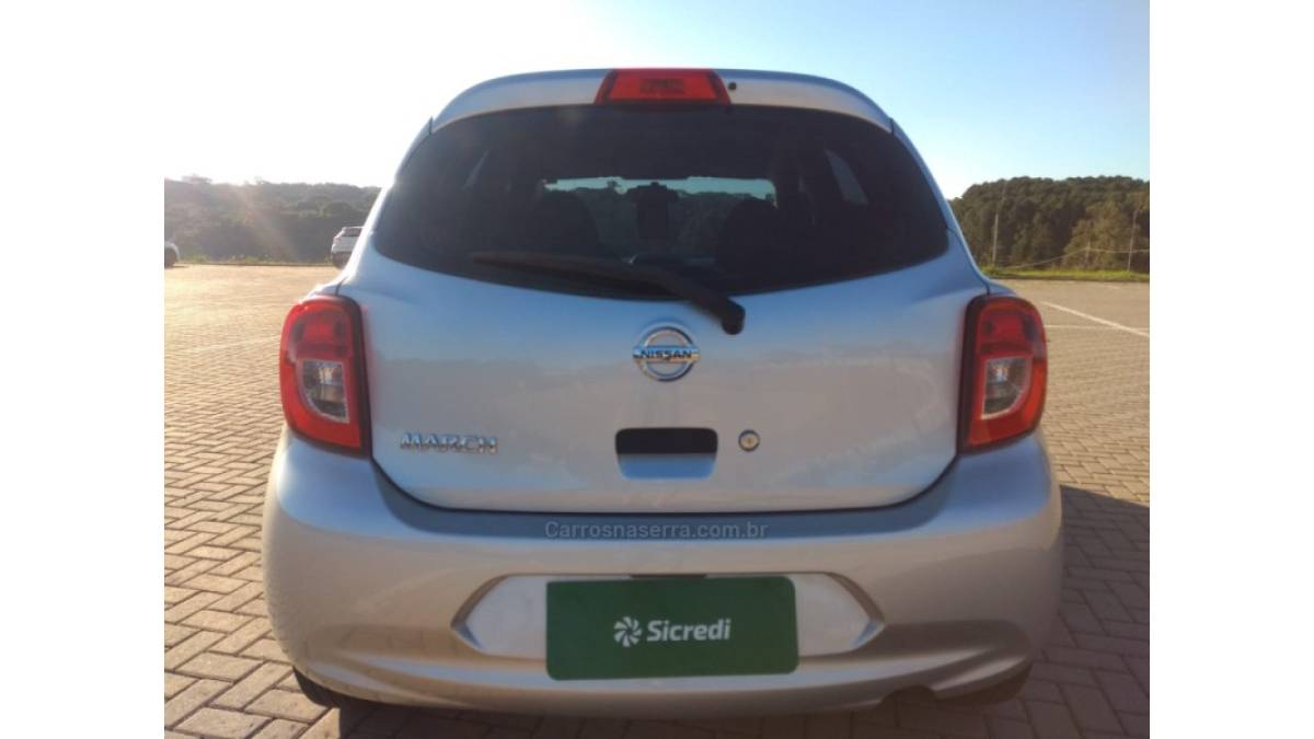 NISSAN - MARCH - 2015/2016 - Prata - R$ 42.900,00