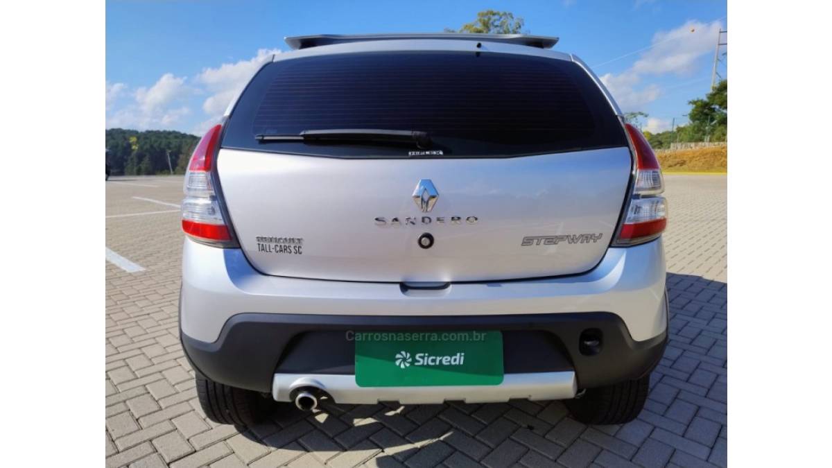 RENAULT - SANDERO - 2012/2012 - Prata - R$ 38.800,00